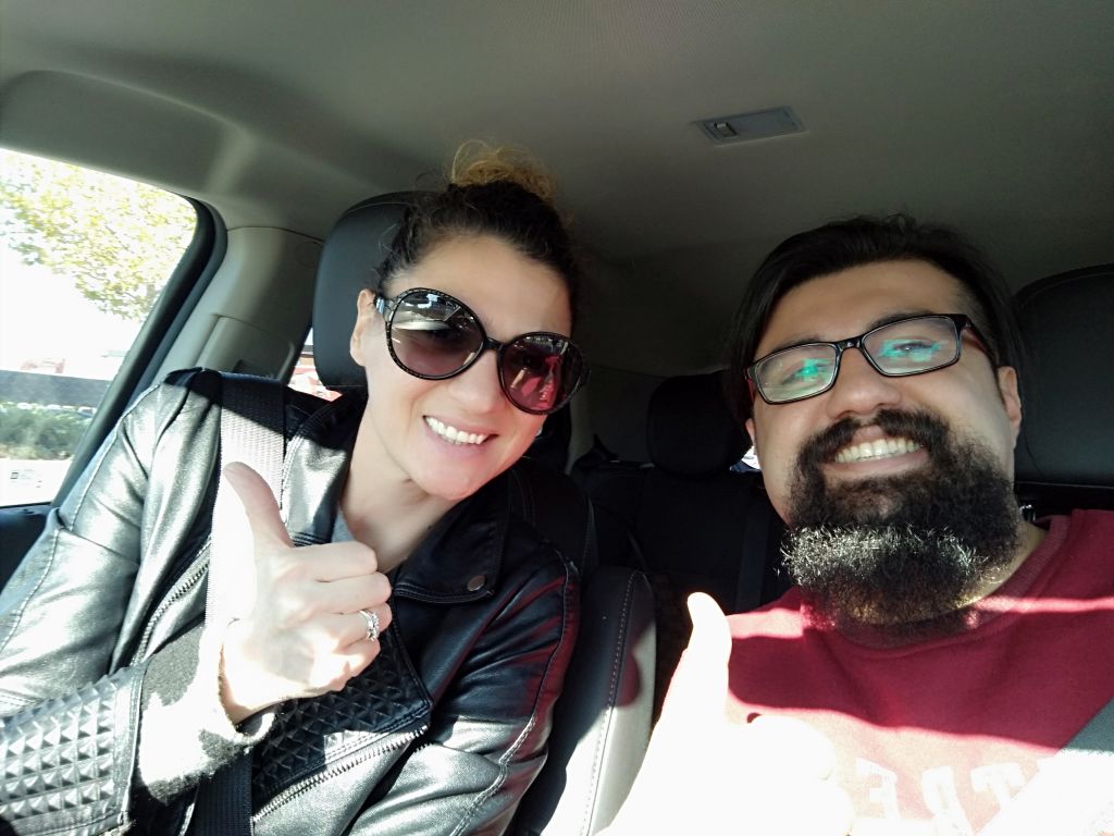 Ankara özel direksiyon dersi kapsamında birebir direksiyon eğitimi alan kursiyer ve sürüş eğitmeni gerçek trafik koşullarında uygulamalı eğitim gerçekleştiriyor.